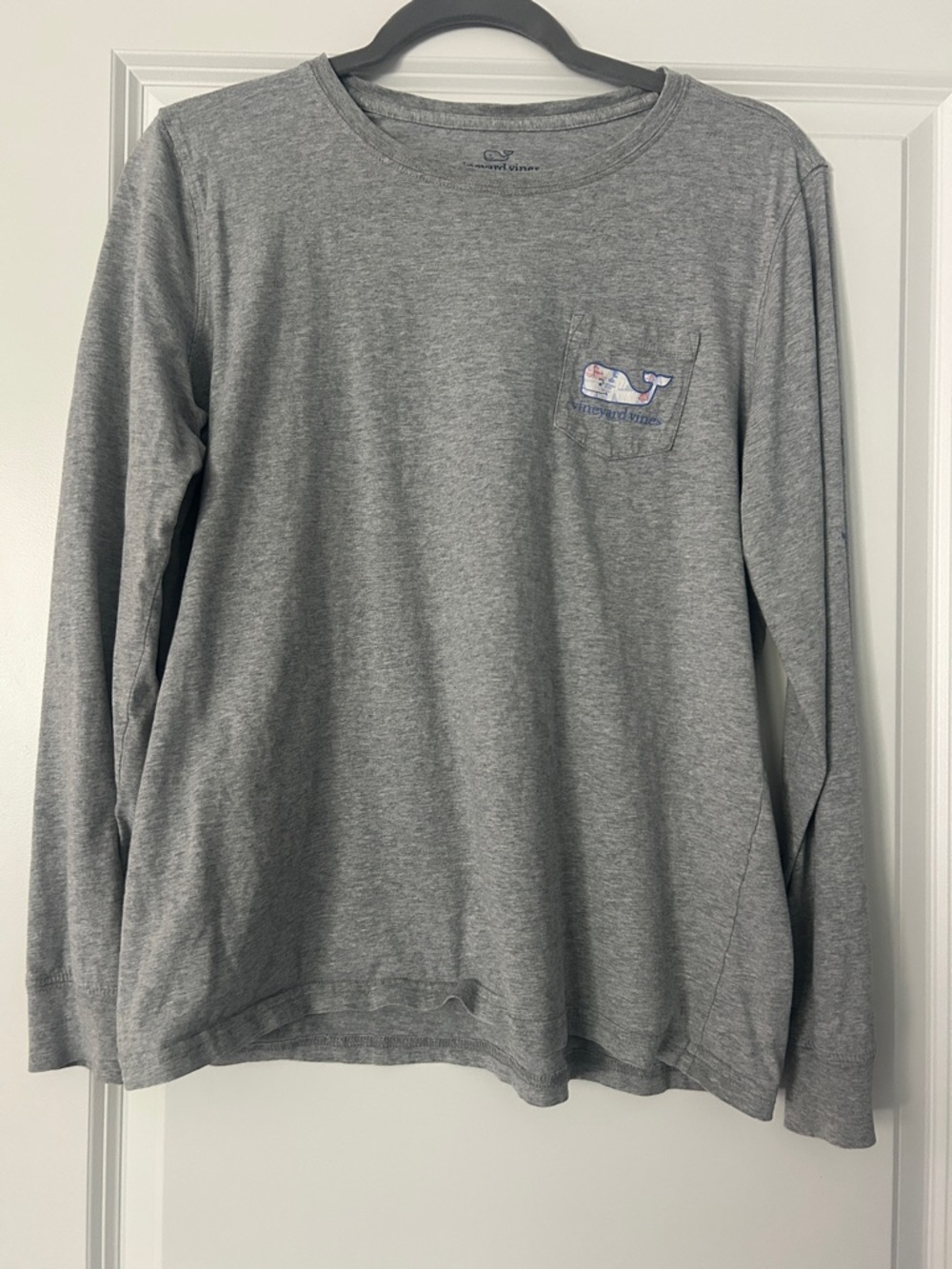 Vineyard Vines Heather Gray Long Sleeve Pocket Tee with Whale Logo Women Med